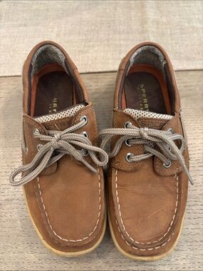 Sperry Kids Chestnut Brown Leather Deck Shoes with Beige Laces